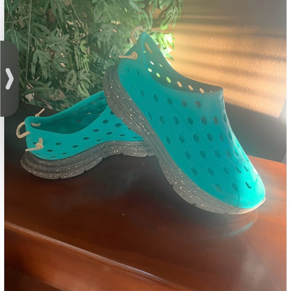 Stylish Green woth Grey Speckled Soles Slip-On Shoes